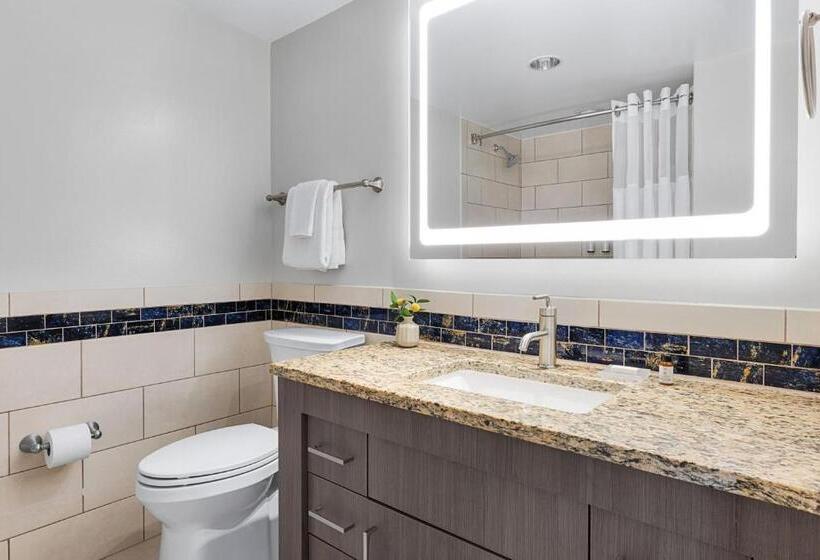 ‫فيلا 3 غرف نوم مطلة علي حمام السباحة, Marriott's Crystal Shores