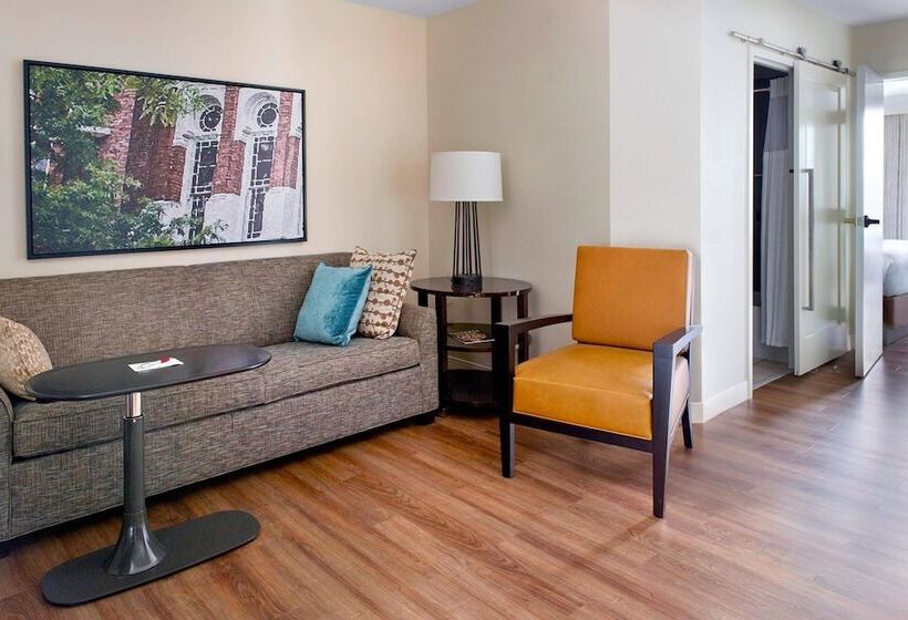 סוויטה, Augusta Marriott At The Convention Center