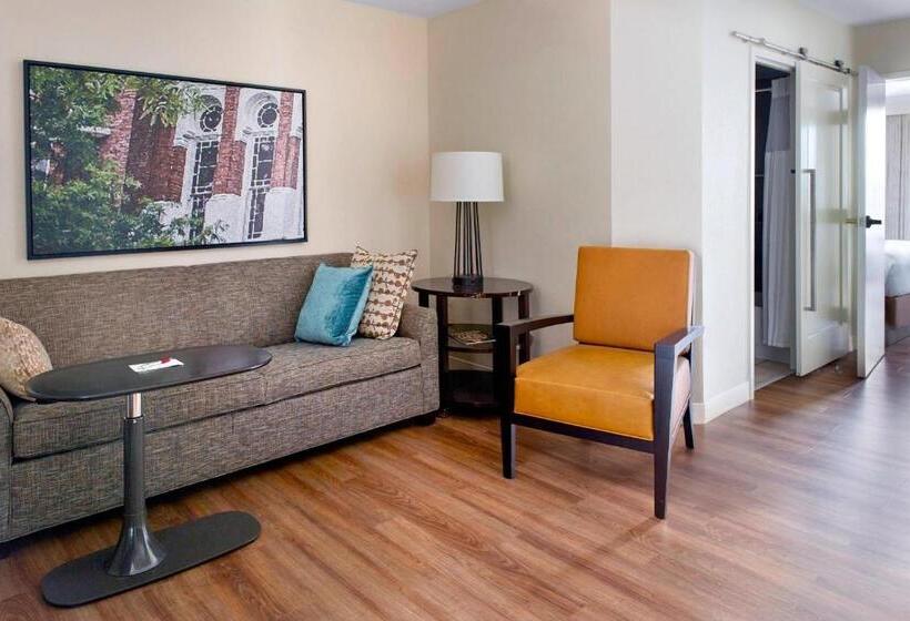 סוויטה מותאמת לאדם עם מוגבלויות, Augusta Marriott At The Convention Center