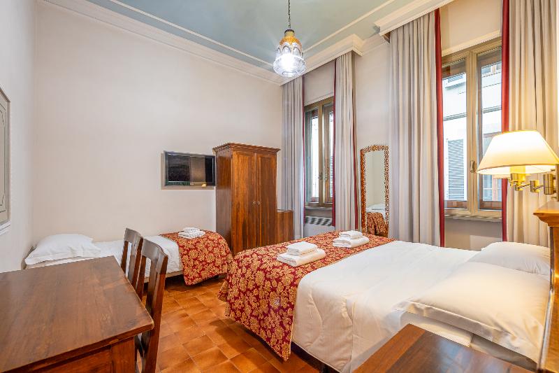 初级行政套房, Capstone