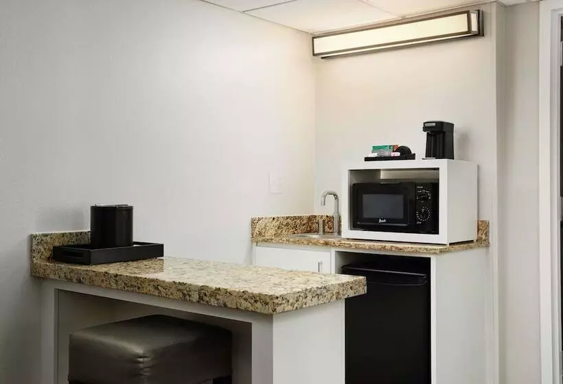 Sviitti, Embassy Suites By Hilton West Palm Beach Central