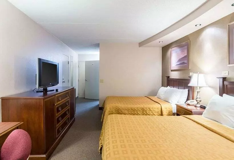 ２ダブルベッドのスタンダードルーム, Plaza Inn & Suites