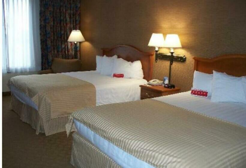غرفة قياسية, Ramada By Wyndham Watertown Thousand