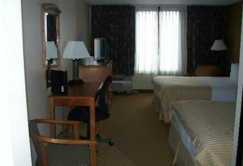 اتاق استاندارد, Ramada By Wyndham Watertown Thousand