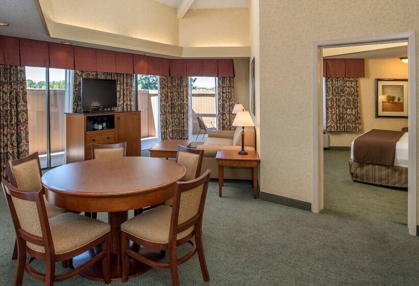 جناح رئاسى, Red Lion Hotel Pasco Airport & Conference Center