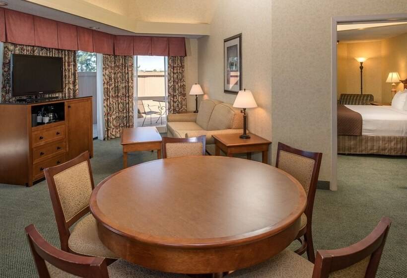 Президентский Люкс, Red Lion Hotel Pasco Airport & Conference Center