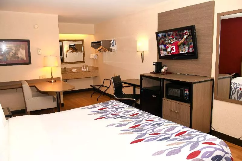 اتاق سوپریور با تخت بزرگ, Red Roof Inn Richmond South