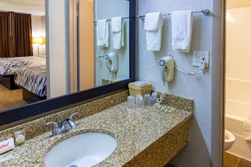 Номер Superior Кровать Кинг, Red Roof Inn Savannah   Richmond Hill I 95