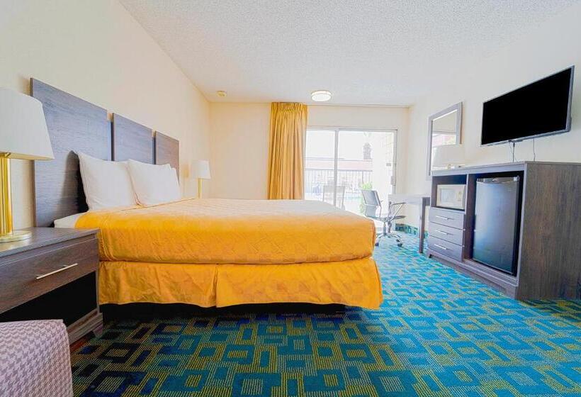 غرفة قياسية سرير كينج لذوى الإحتياجات الخاصة, Royal Plaza Inn