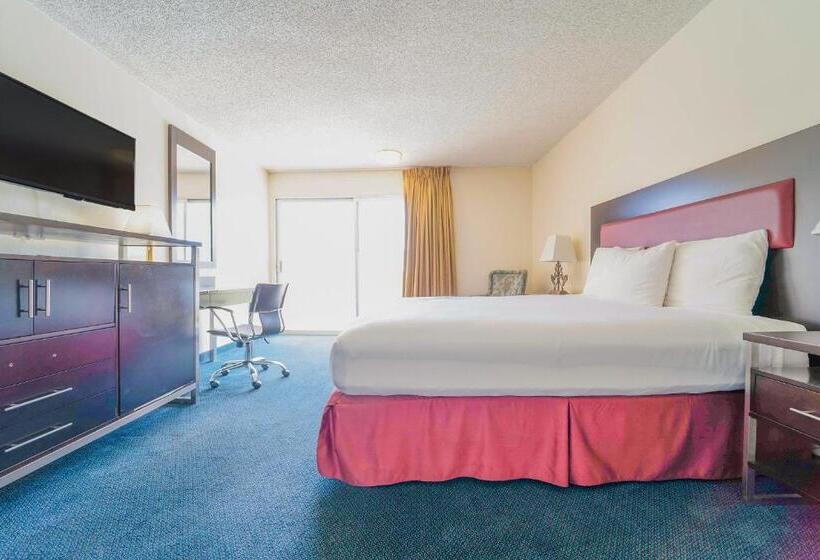 Номер Deluxe Кровать Кинг, Royal Plaza Inn