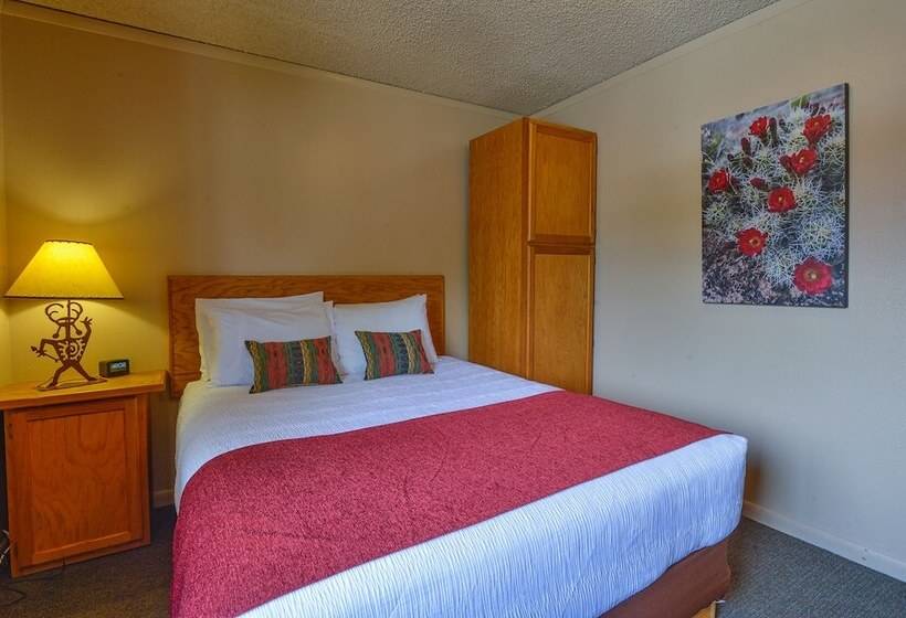 침실 2개 아파트, Rustic Inn