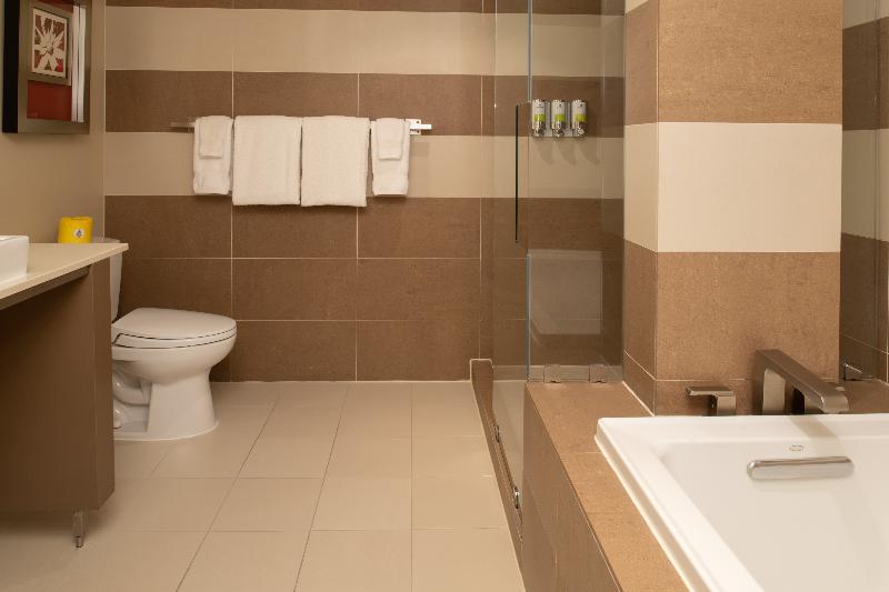 سوئیت با تخت بزرگ, Staypineapple, Hotel Rose, Downtown Portland