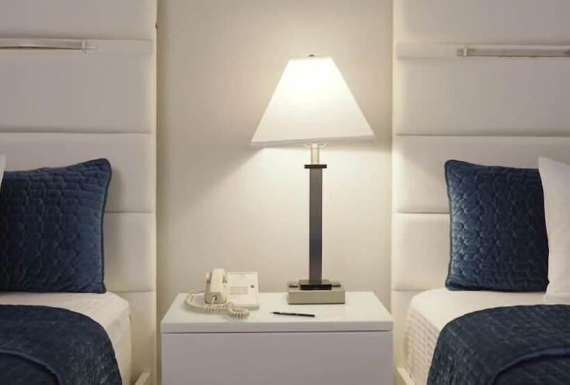 스탠다드 룸 더블 침대 2개, Congress Plaza Hotel Chicago