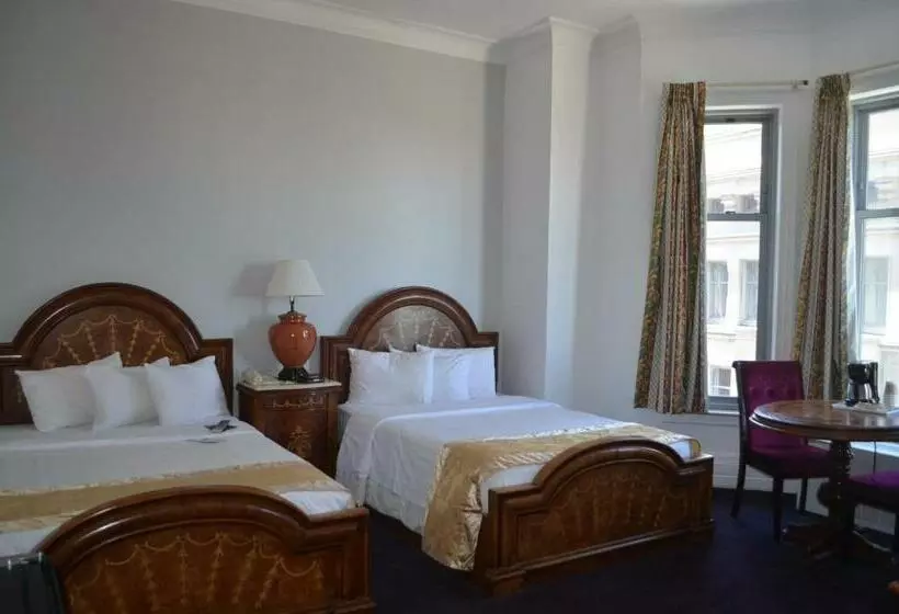 سوییت خانوادگی, Congress Plaza Hotel Chicago
