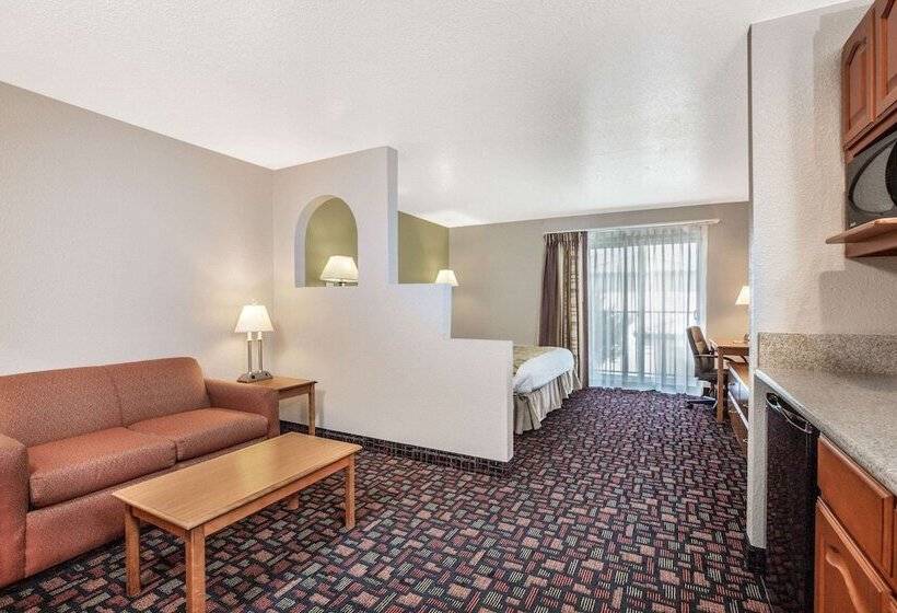 جناح, Baymont By Wyndham Tehachapi