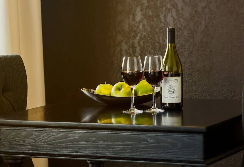 수피리어 스위트, Capitol Hill