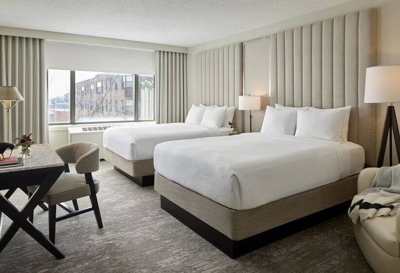 수피리어 스위트, Capitol Hill