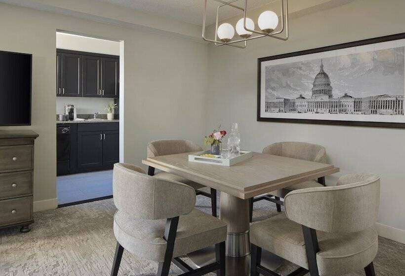 스위트, Capitol Hill