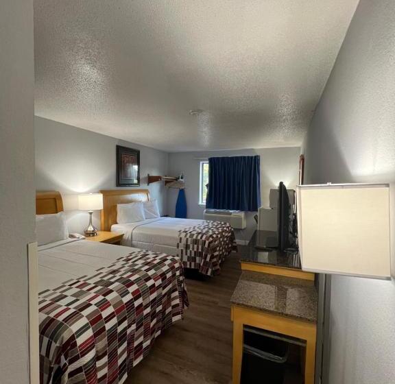 带2个双人床的标准工作室, Economy 7 Inn   Norfolk
