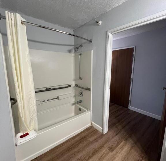 身障者適用スタンダードルーム, Economy 7 Inn   Norfolk