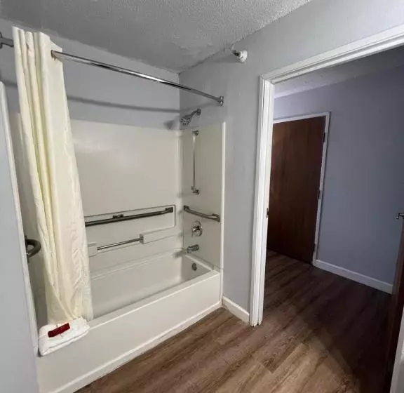 身障者適用スタンダードルーム, Economy 7 Inn   Norfolk