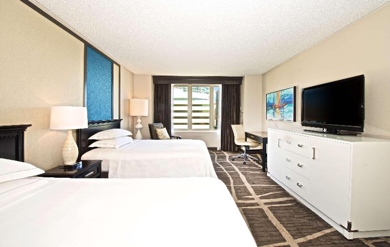 Номер Deluxe, Hilton St. Petersburg Bayfront