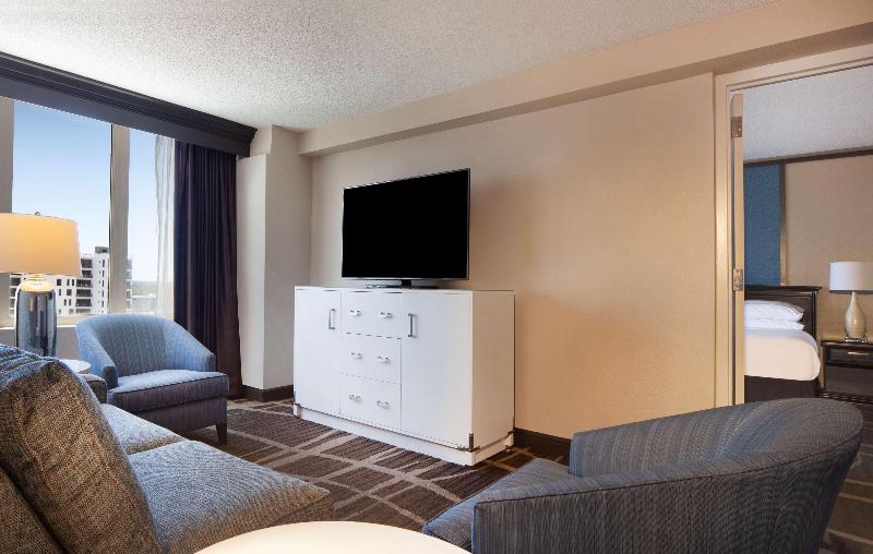 キングサイズベッドのスイートルーム, Hilton St. Petersburg Bayfront