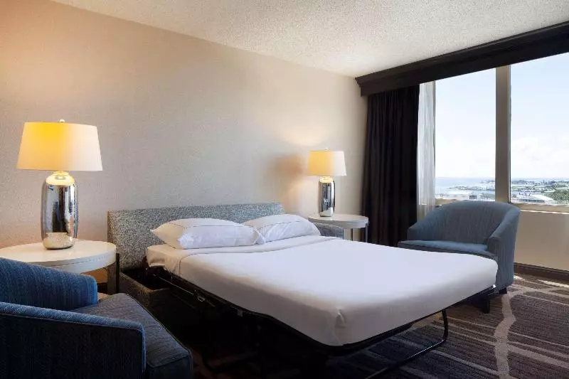 キングサイズベッドのスイートルーム, Hilton St. Petersburg Bayfront