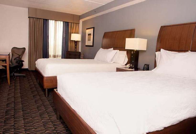 Номер Стандарт 2 Двуспальные Кровати, Hilton St. Petersburg Bayfront