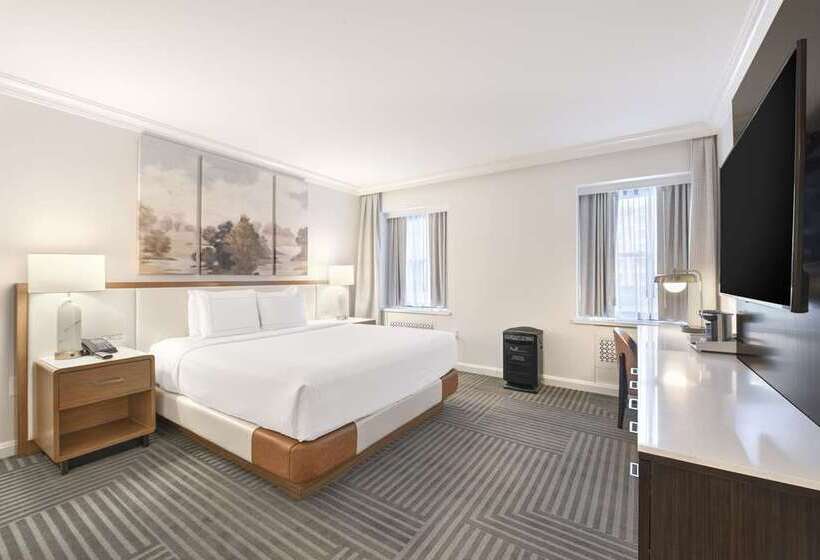 キングサイズベッドのスタンダードルーム, Hilton St. Petersburg Bayfront