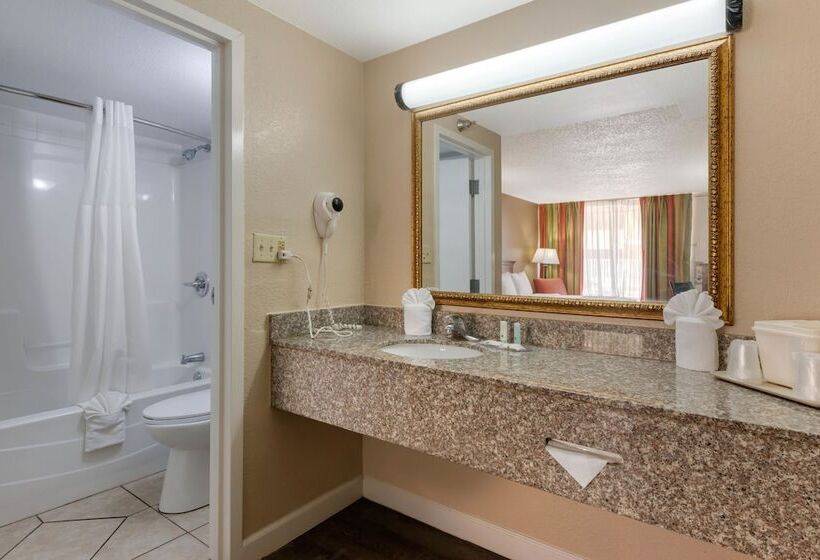 غرفه قياسيه سريرين مزدوجين, Quality Inn & Suites Conference Center