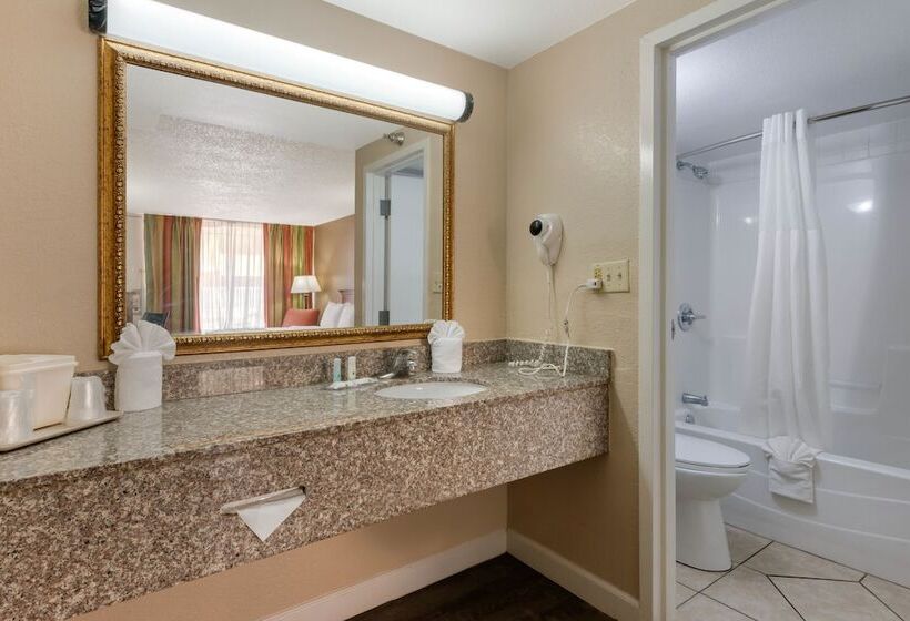 غرفه قياسيه سريرين مزدوجين, Quality Inn & Suites Conference Center