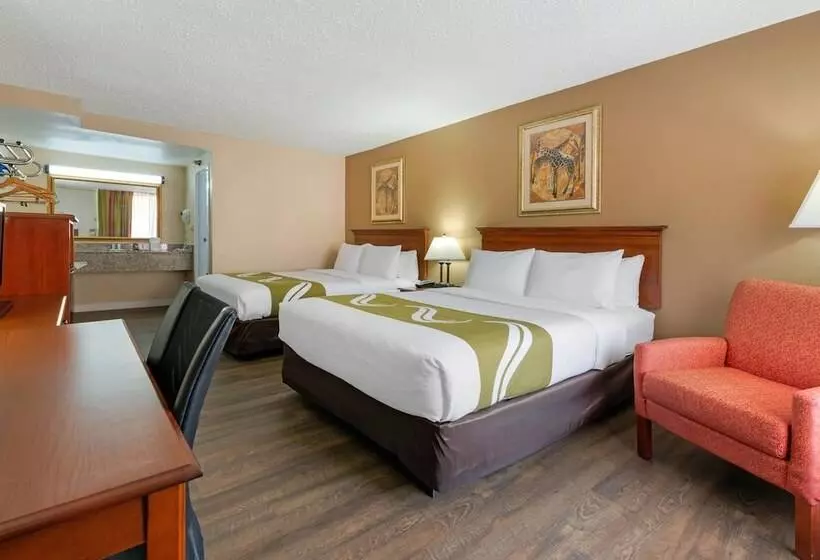 ２ダブルベッドのスタンダードルーム, Quality Inn & Suites Conference Center