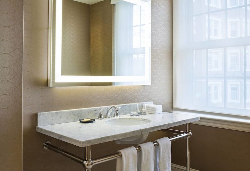 Номер Стандарт 2 Двуспальные Кровати, Sheraton Commander