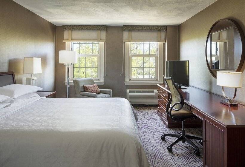 Номер Клуб, Sheraton Commander