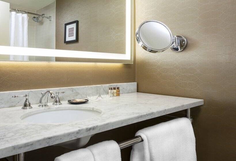 Люкс Клуб, Sheraton Commander