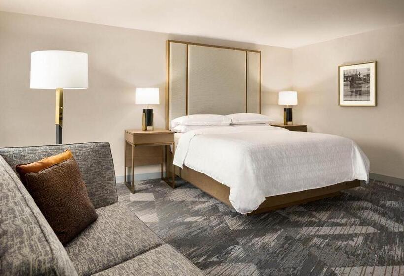 キングサイズベッドのスタンダードルーム, Sheraton Madison