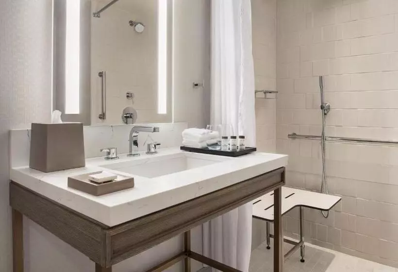 اتاق استاندارد با 2 تخت دوبل, Sheraton Madison