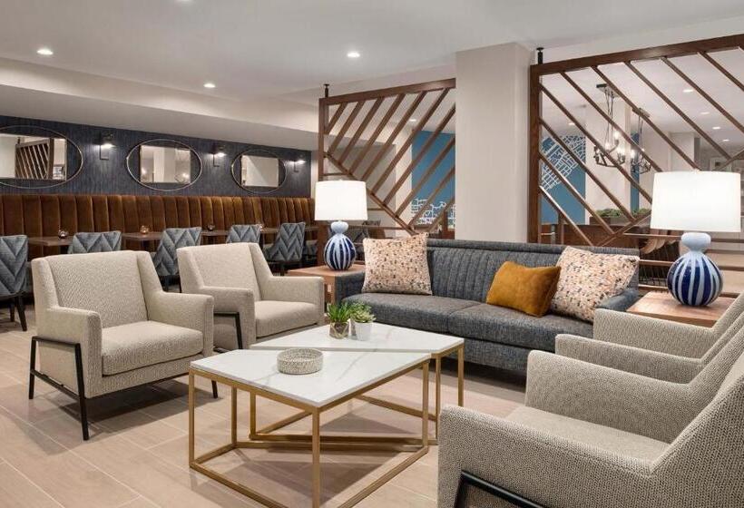 クラブスイート, Sheraton Madison