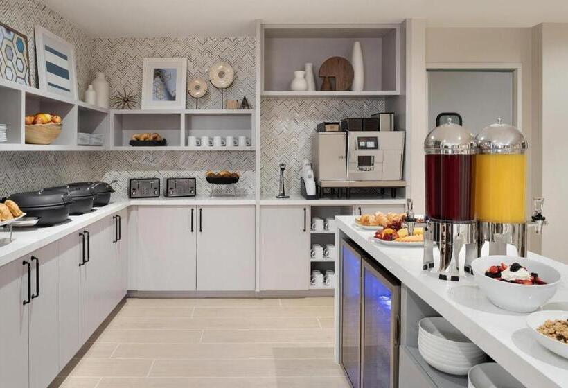 クラブスイート, Sheraton Madison