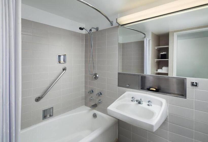 带2个双人床的标准工作室, Sheraton Princess Kaiulani