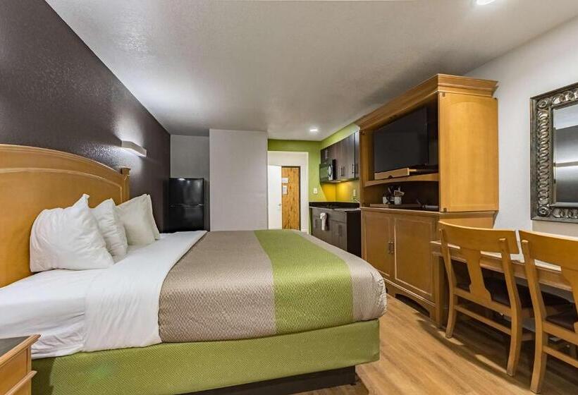 带大床的豪华间, Quality Inn & Suites Plano East   Richardson
