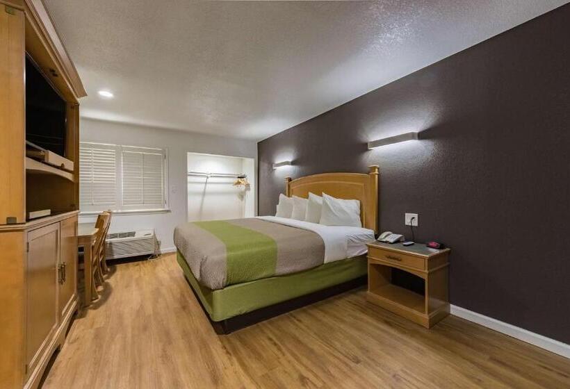 带大床的豪华间, Quality Inn & Suites Plano East   Richardson