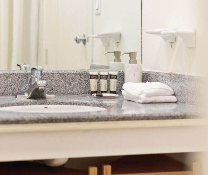 سوئیت رویال, Stamford Suites