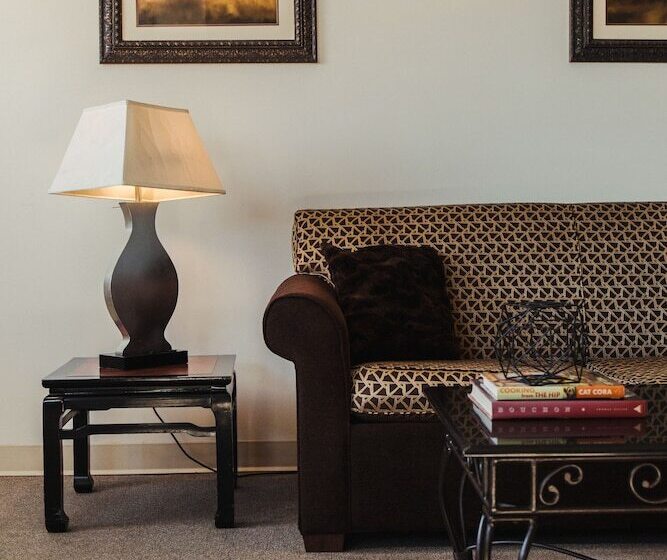 سوئیت برای معلولان, Stamford Suites