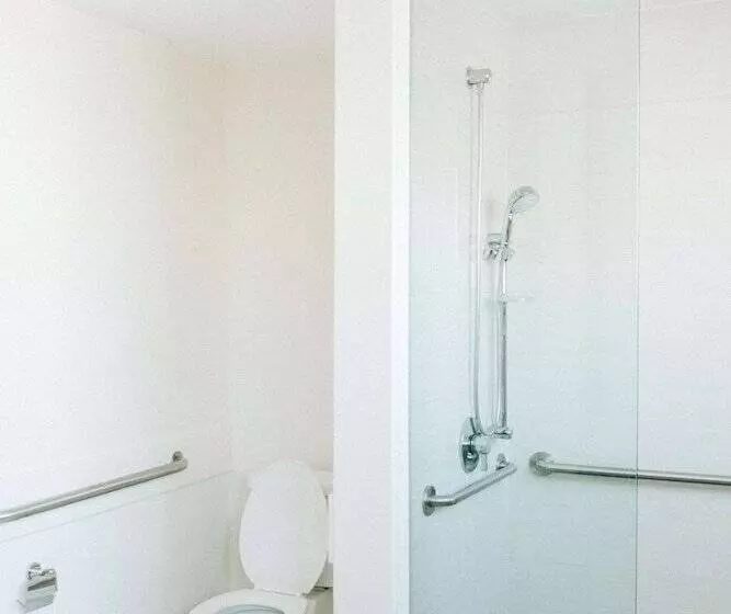 身障者適用スイートルーム, Stamford Suites