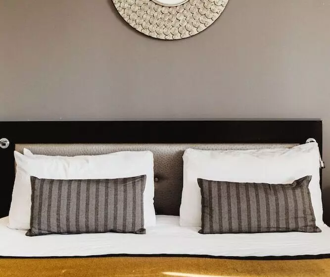 身障者適用スイートルーム, Stamford Suites