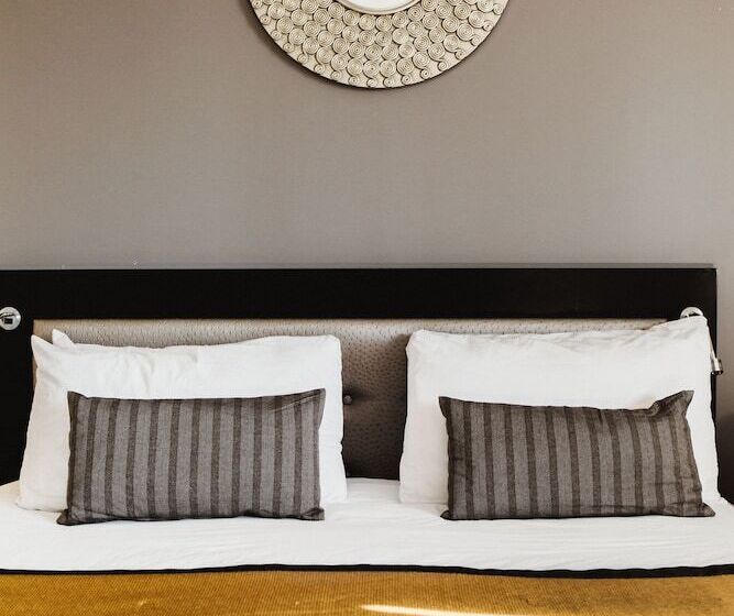 Люкс Повышенной Комфортности, Stamford Suites