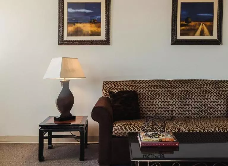 デラックススイート, Stamford Suites