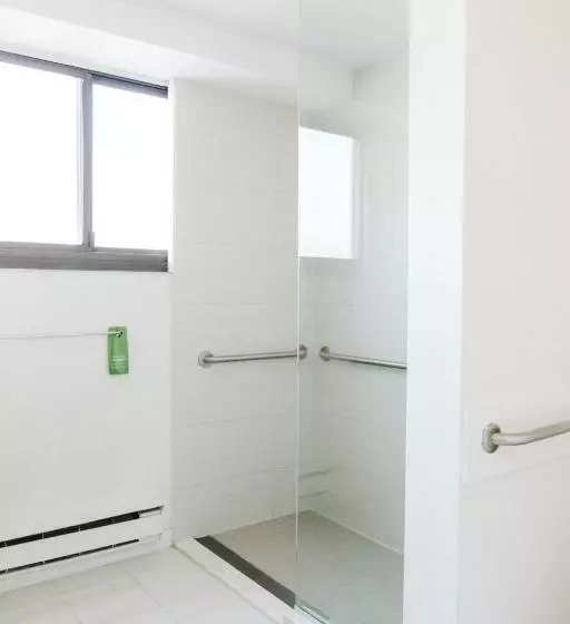 身障者適用スイートルーム, Stamford Suites